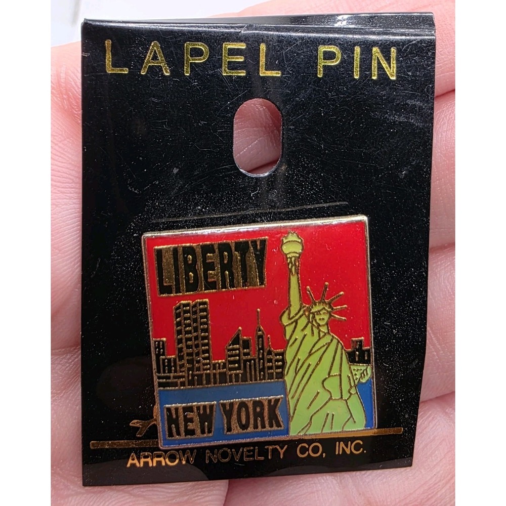 Vintage New York City Skyline Pin Twin Towers Statue Liberty Arrow Novelty NEW